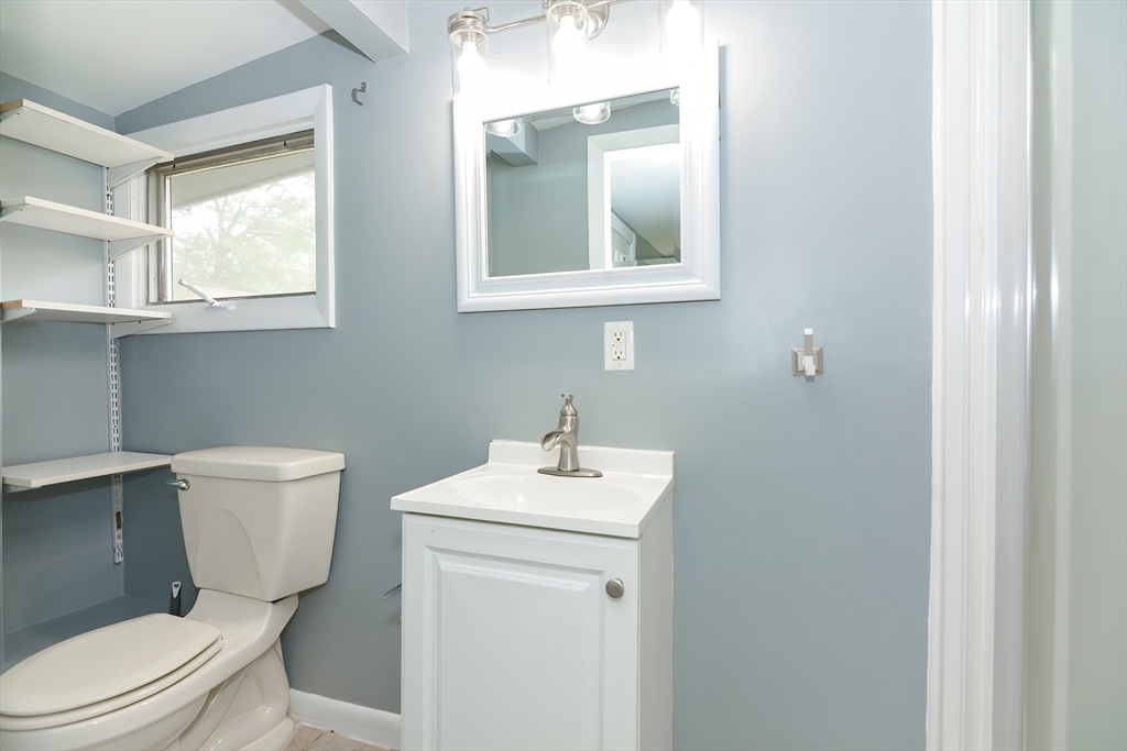 71 Walnut Road Wrentham, MA 02093 - Photo 8 of 39 Gallery Image 8