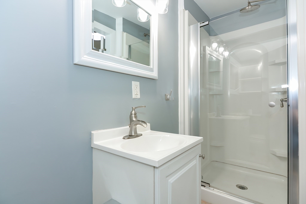 71 Walnut Road Wrentham, MA 02093 - Photo 9 of 39 Gallery Image 9