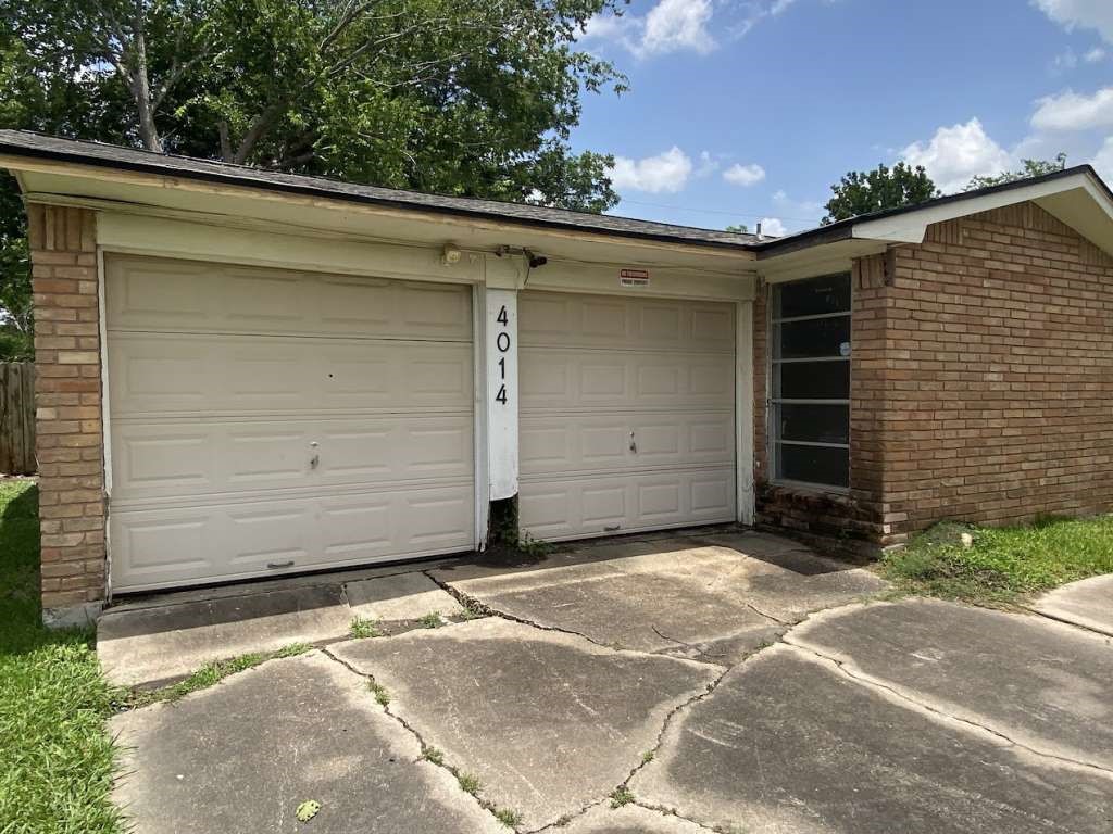 4014 Ripplebrook Drive Houston, TX 77045 - Photo 3 of 13