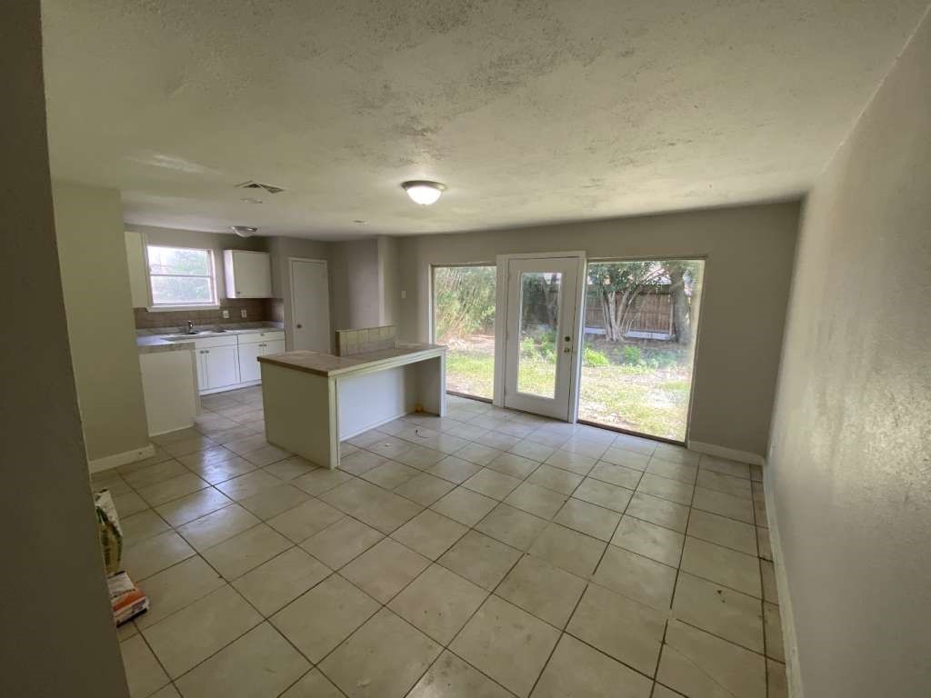 4014 Ripplebrook Drive Houston, TX 77045 - Photo 5 of 13