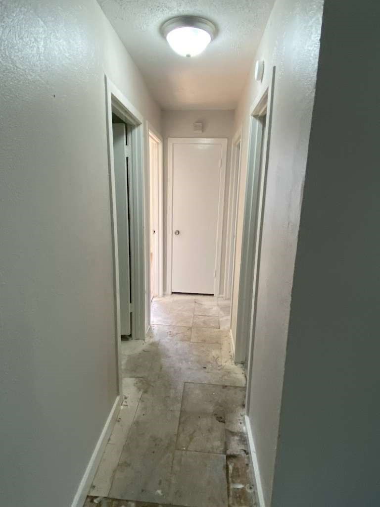 4014 Ripplebrook Drive Houston, TX 77045 - Photo 7 of 13