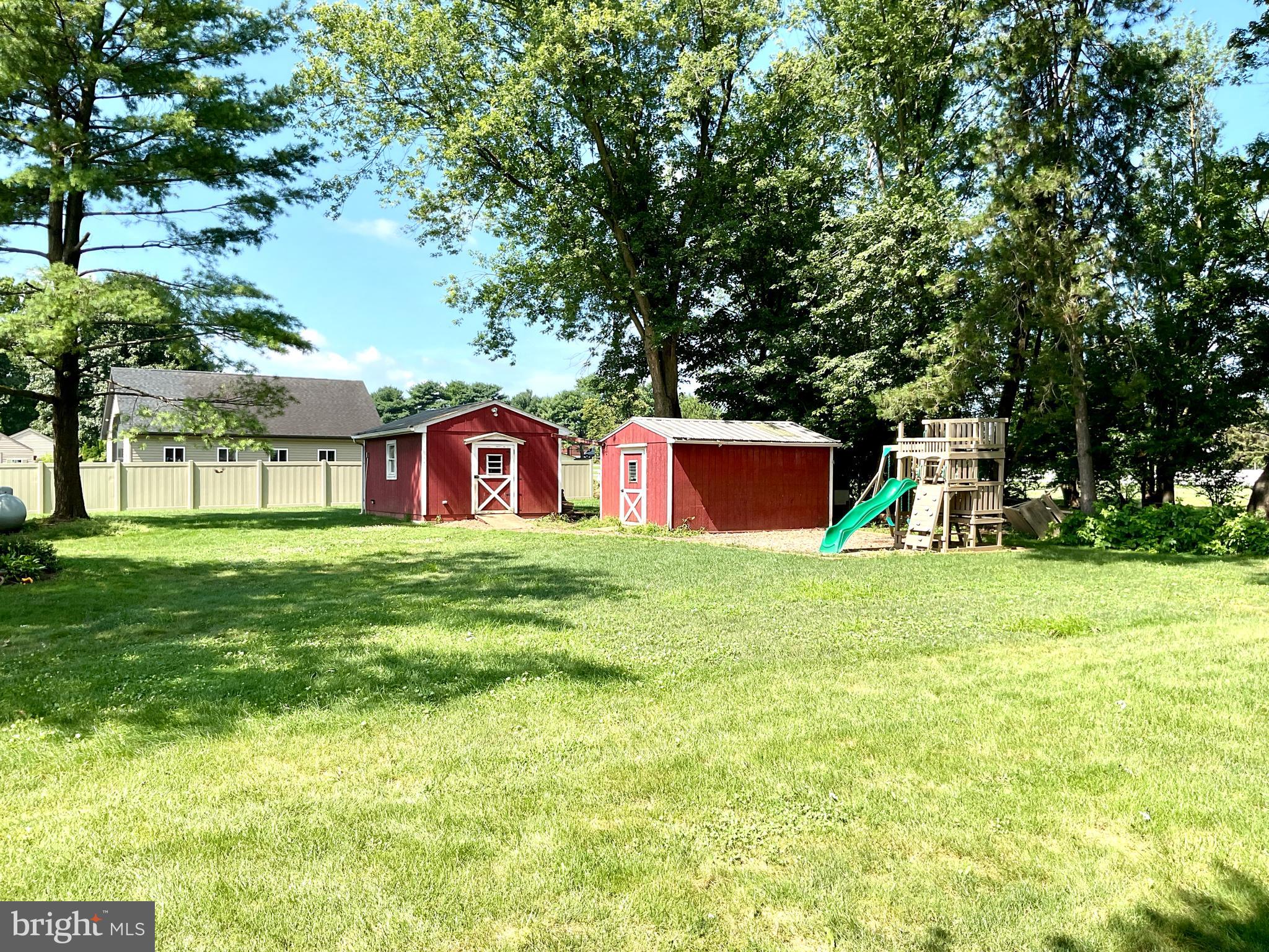 9 Buch Mill Road Lititz, PA 17543 - Photo 6 of 39 a house view with a garden space