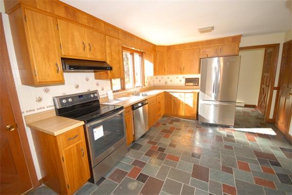 3 Regis Road Andover, MA 01810 - Photo 2 of 29