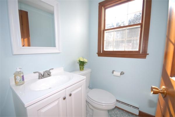 3 Regis Road Andover, MA 01810 - Photo 8 of 29
