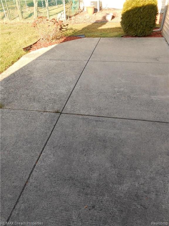 336 Meadowlake Road Canton, MI 48188 - Photo 36 of 40