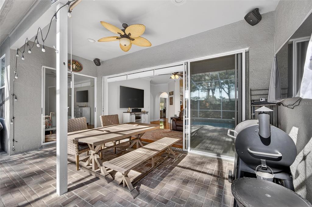 3522 Fox Squirrel Lane Valrico, FL 33596 - Photo 58 of 82 a room with furniture