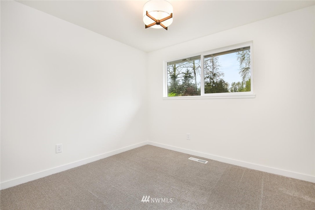10820 Northeast 149th Street Bothell, WA 98011 - Photo 17 of 22 Gallery Image 17