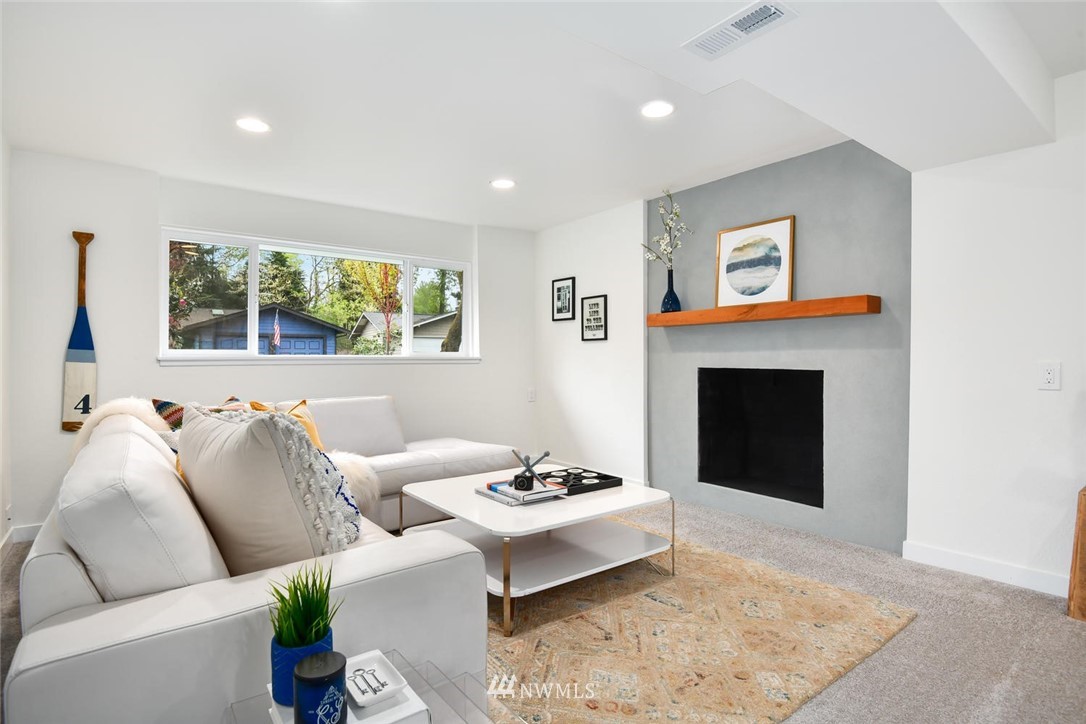 10820 Northeast 149th Street Bothell, WA 98011 - Photo 8 of 22 Gallery Image 8