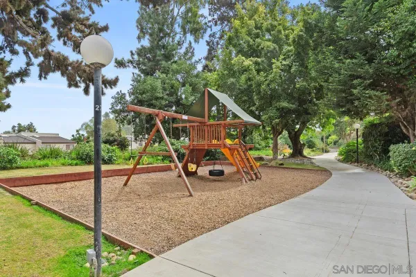 $1,319,000 | 8870 Caminito Primavera, La Jolla, CA 92037