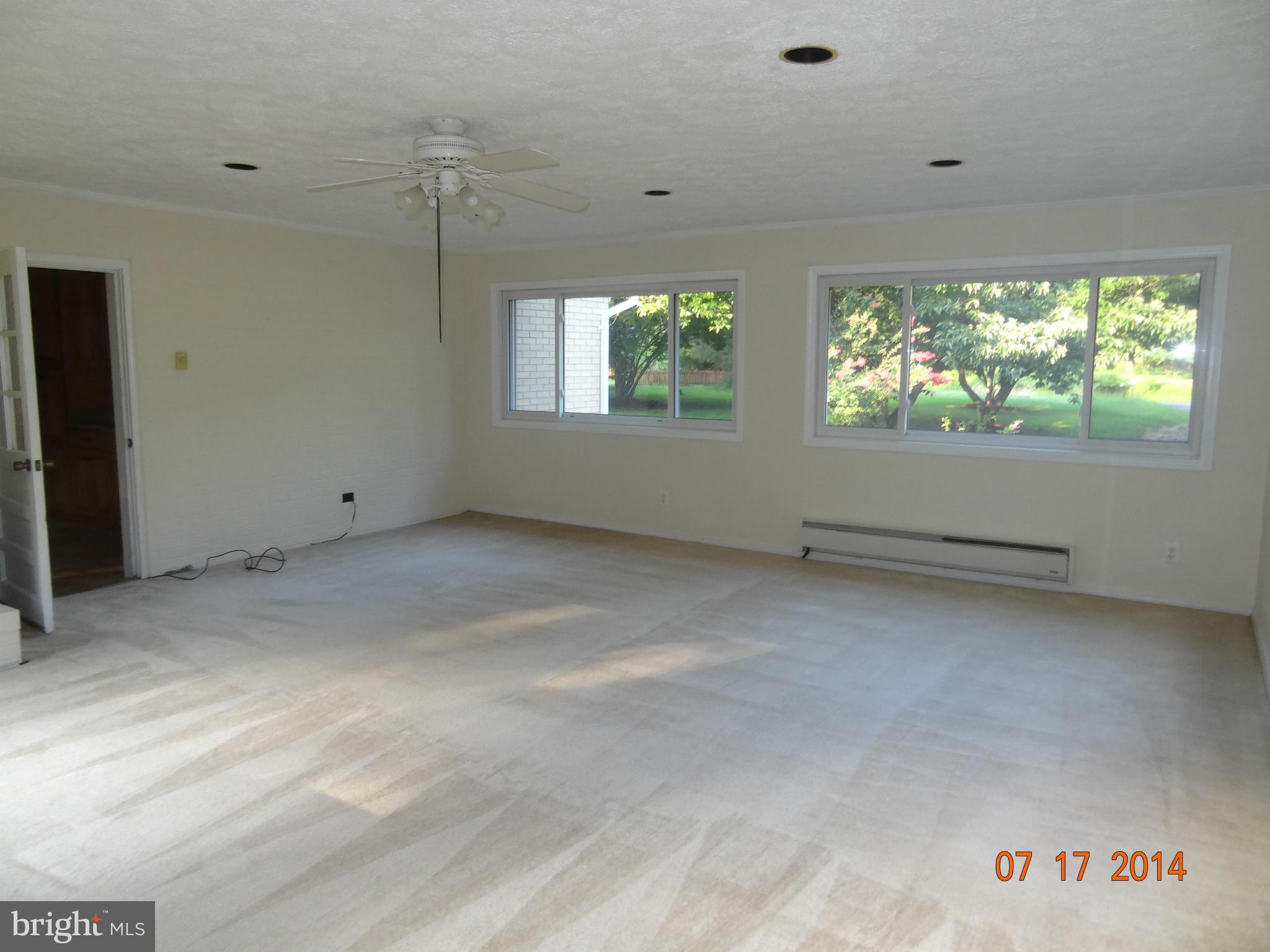 6585 Davis Ford Road Manassas, VA 20111 - Photo 14 of 30 Family Room