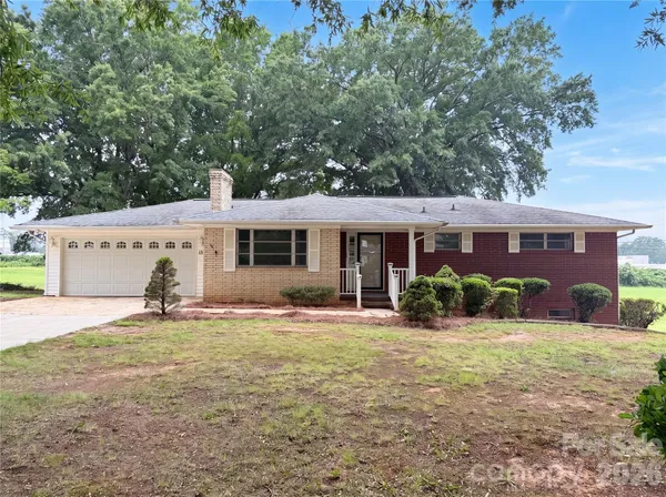 $352,000 | 1580 West Cloaninger Avenue, Statesville, NC 28625