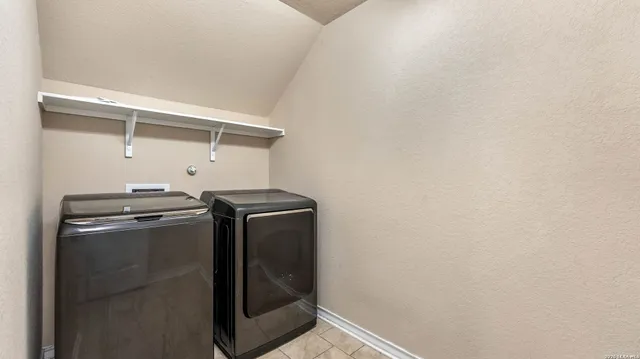 $2,100 | 11310 Eagle Tree, San Antonio, TX 78245