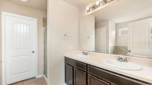 $2,100 | 11310 Eagle Tree, San Antonio, TX 78245