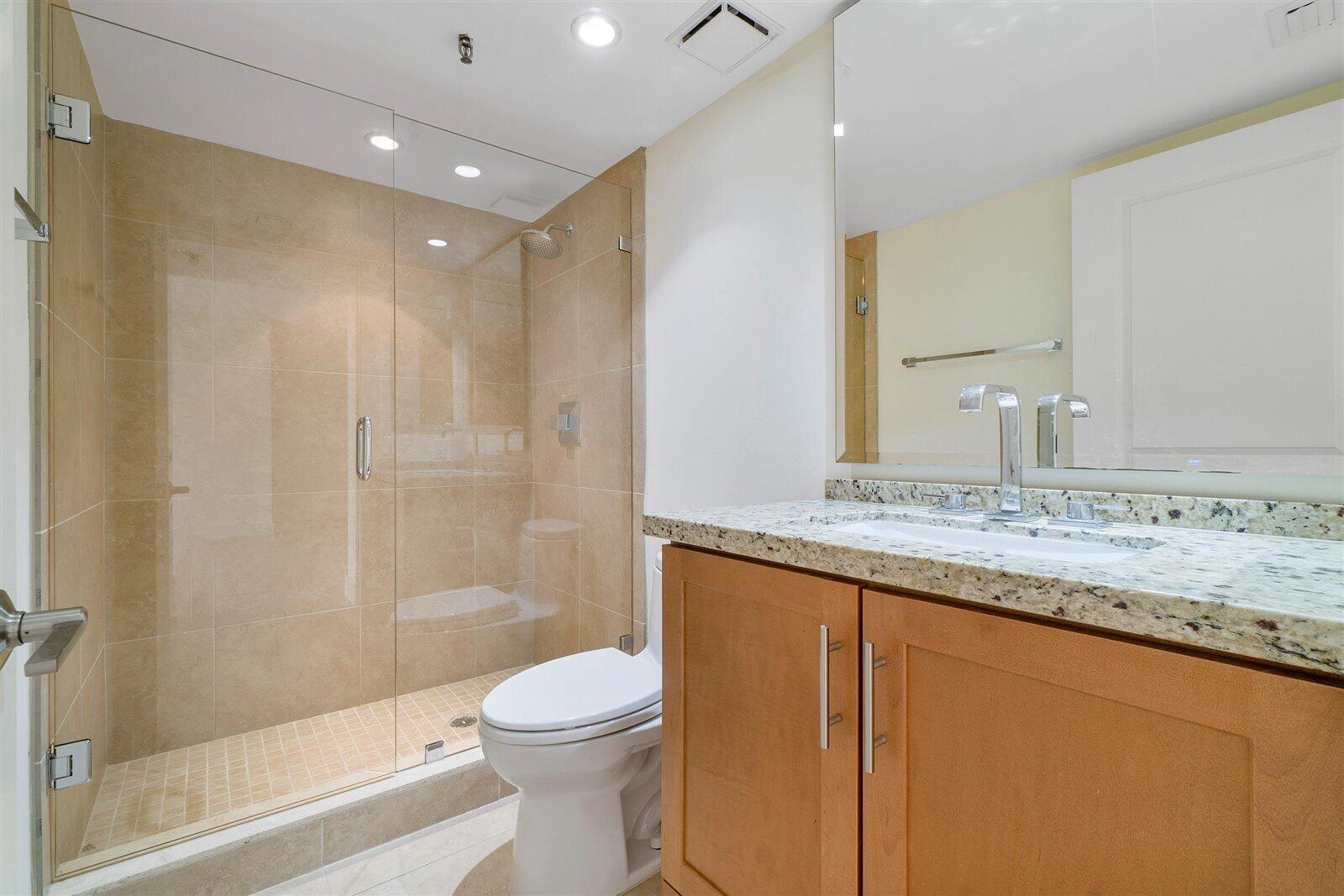7786 Lakeside Boulevard, Unit 653 Boca Raton, FL 33434 - Photo 18 of 27 15a-7786 Lakeside Blvd U653_14