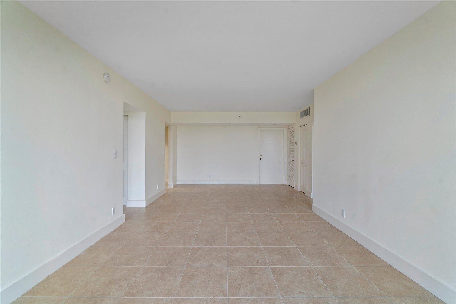 7786 Lakeside Boulevard, Unit 653 Boca Raton, FL 33434 - Photo 2 of 27 10-7786 Lakeside Blvd U653_11