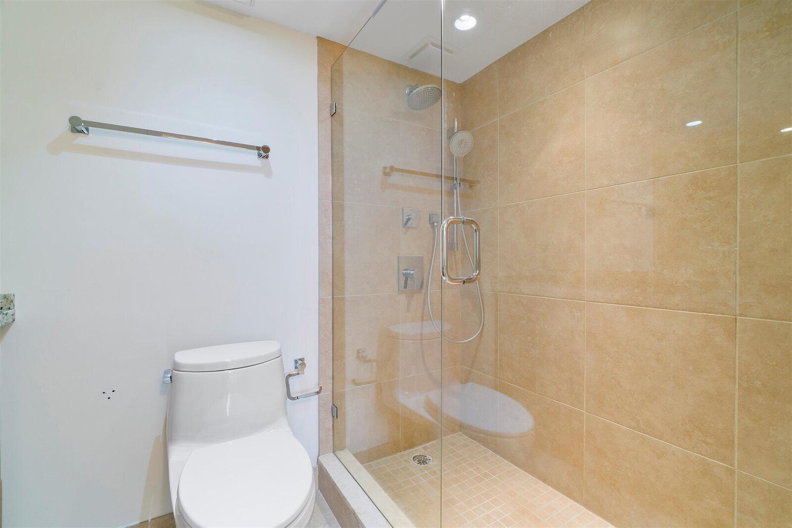 7786 Lakeside Boulevard, Unit 653 Boca Raton, FL 33434 - Photo 21 of 27 18-7786 Lakeside Blvd U653_16