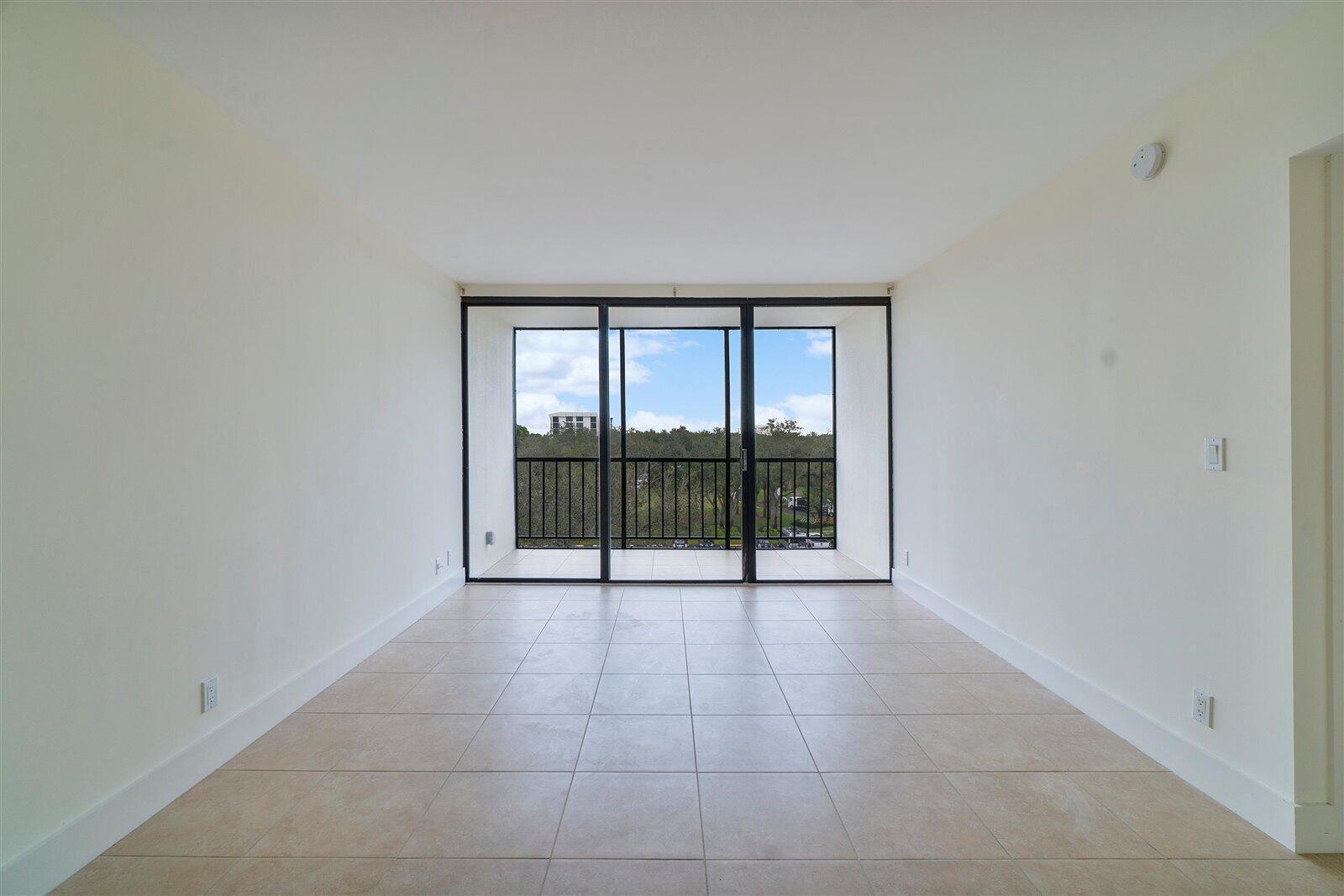 7786 Lakeside Boulevard, Unit 653 Boca Raton, FL 33434 - Photo 3 of 27 09-7786 Lakeside Blvd U653_04