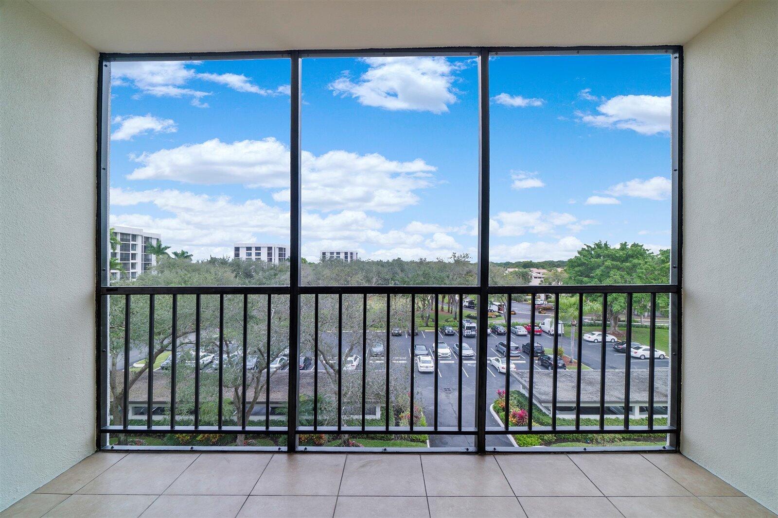 7786 Lakeside Boulevard, Unit 653 Boca Raton, FL 33434 - Photo 5 of 27 05-7786 Lakeside Blvd U653_05