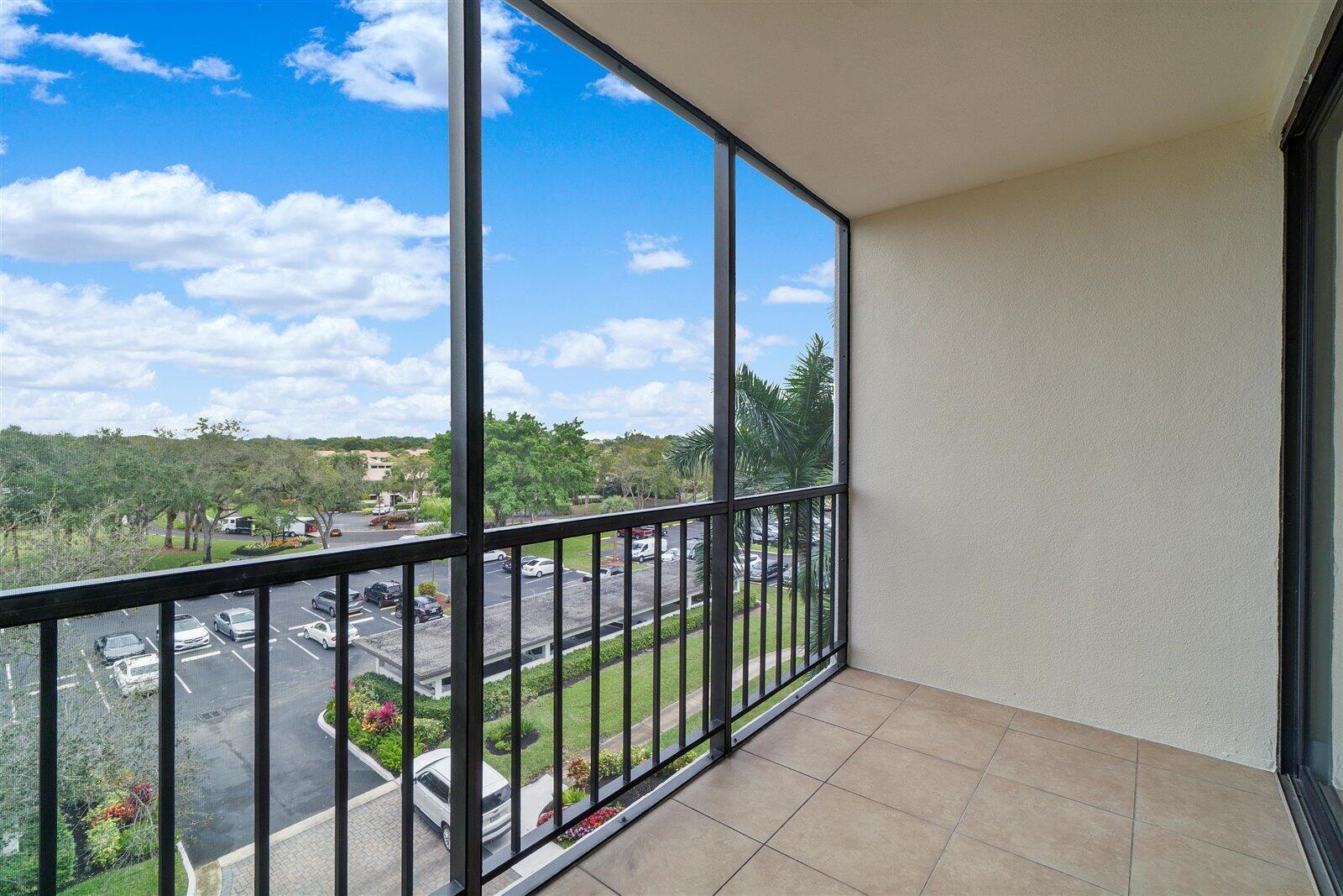 7786 Lakeside Boulevard, Unit 653 Boca Raton, FL 33434 - Photo 6 of 27 06-7786 Lakeside Blvd U653_06