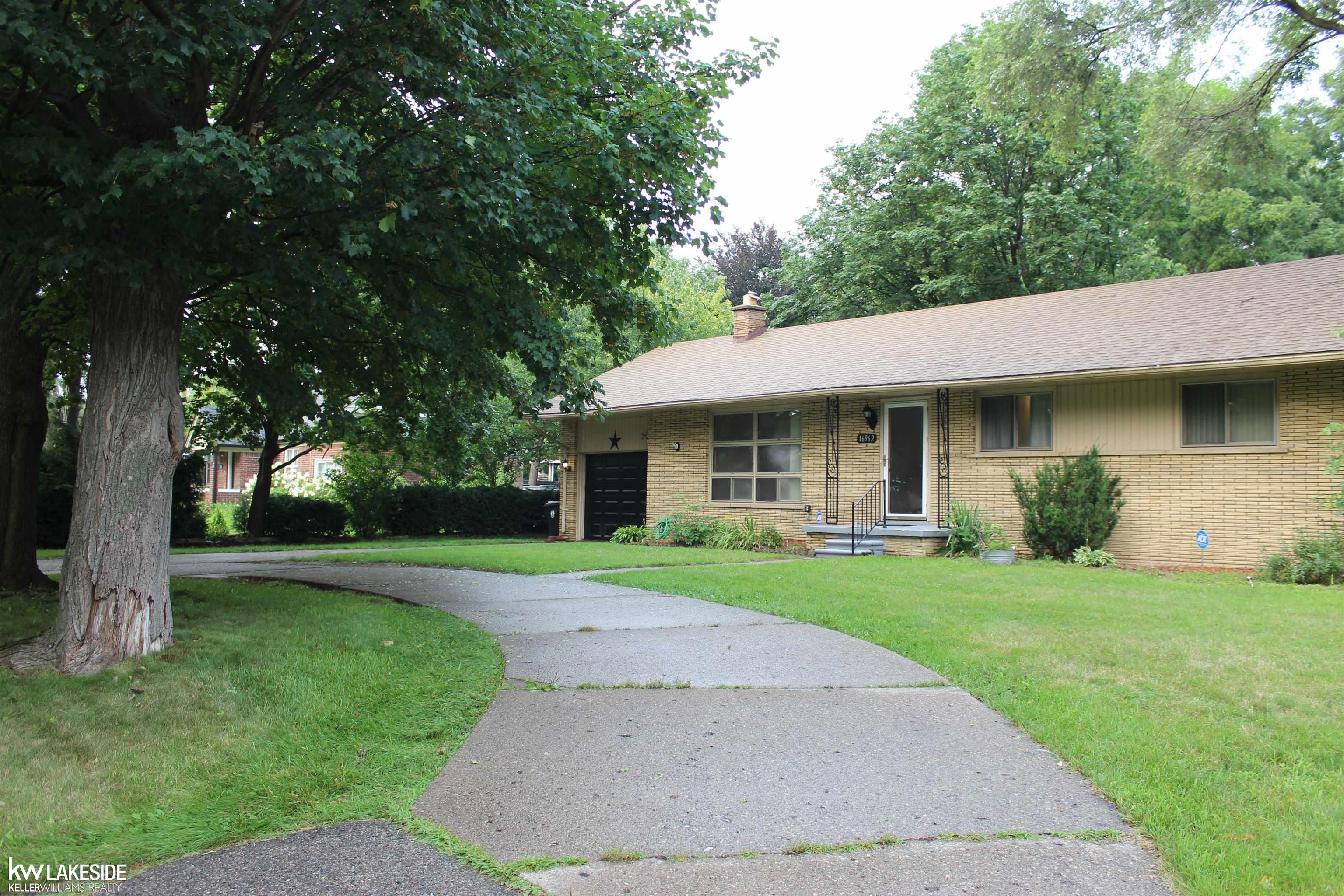 16962 Inkster Road Redford, MI 48240 - Photo 1 of 18 50117512.JPG