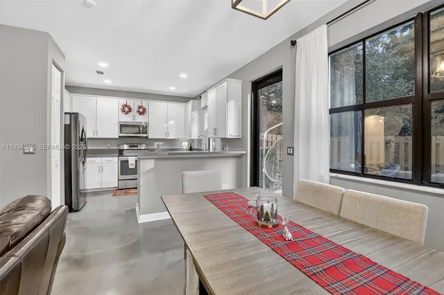 $4,500 | 12140 Village Place, Davie, FL 33325