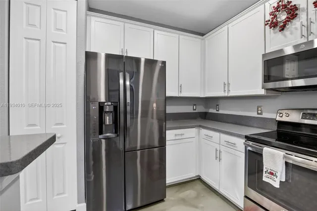 $4,500 | 12140 Village Place, Davie, FL 33325