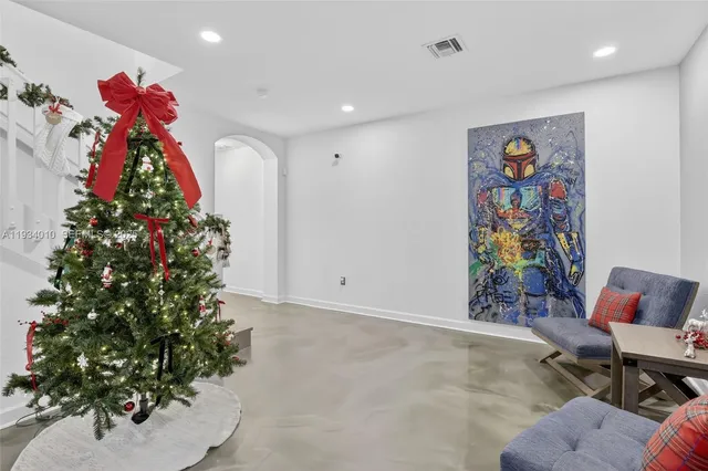 $4,500 | 12140 Village Place, Davie, FL 33325