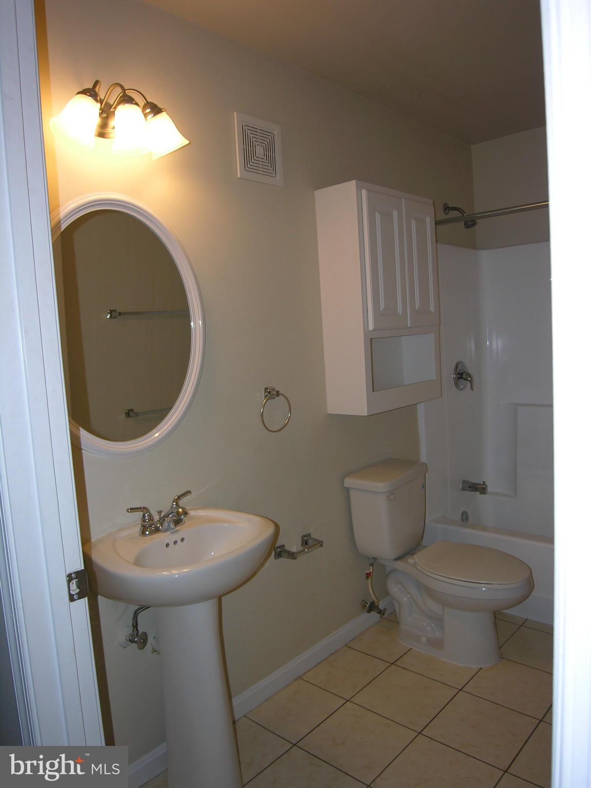 111 Timberlake Terrace, Unit 1 Stephens City, VA 22655 - Photo 11 of 23 Hall Bath