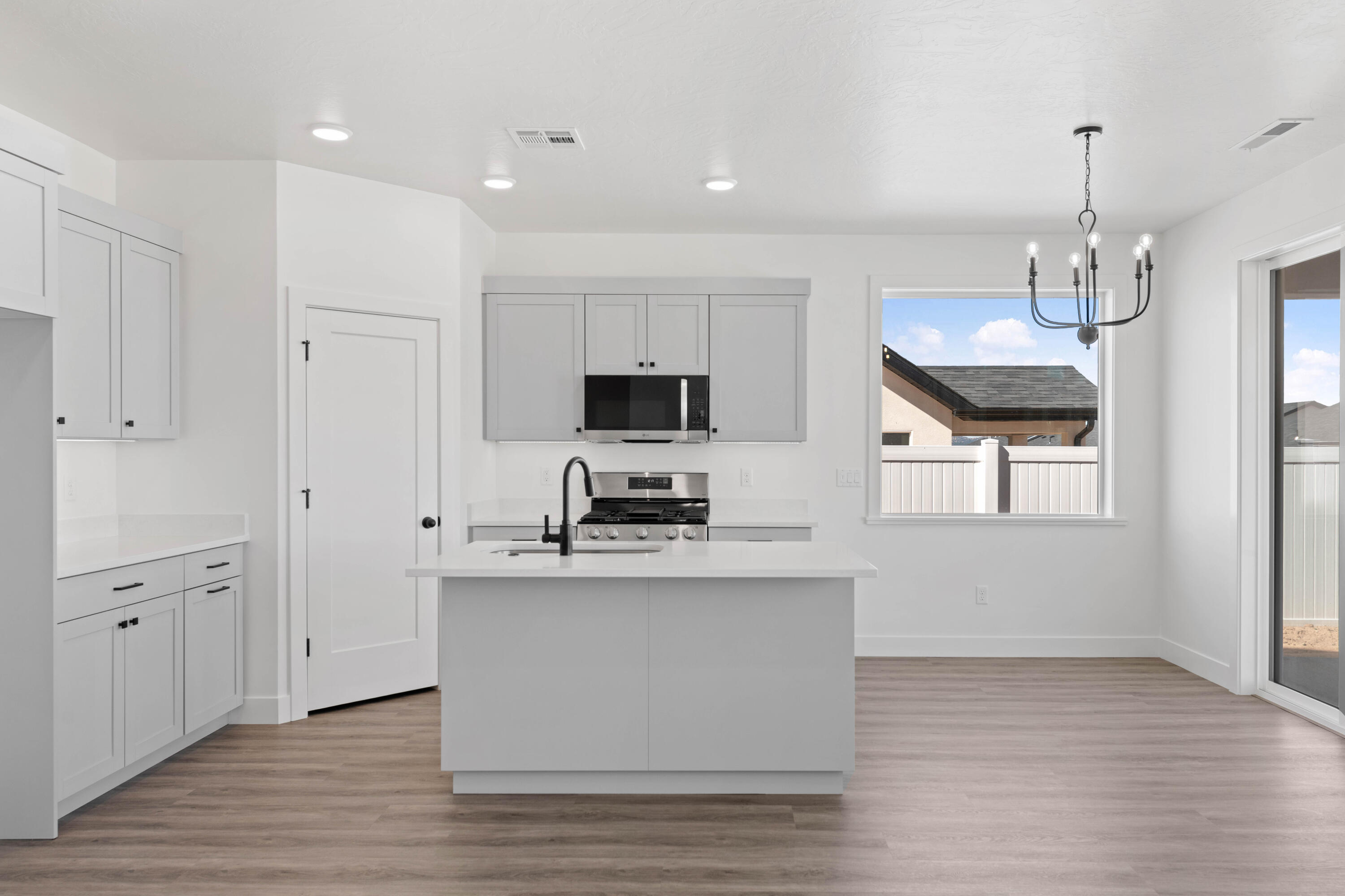 336 West Rosie Loop, Unit LOT 45W Cedar City, UT 84721 - Photo 21 of 30 Kitchen