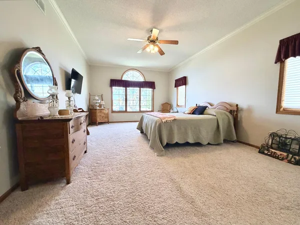 $369,000 | 726 3rd Avenue, Worthington, MN 56187