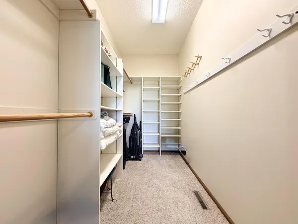 $369,000 | 726 3rd Avenue, Worthington, MN 56187