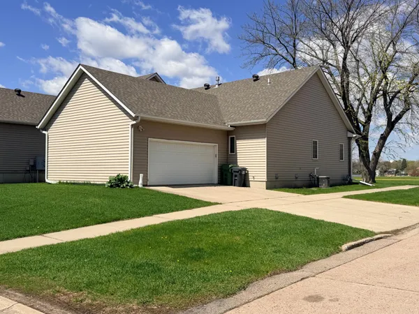 $369,000 | 726 3rd Avenue, Worthington, MN 56187