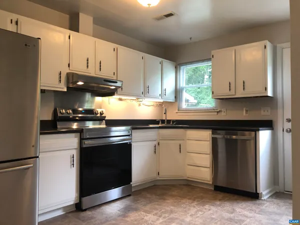 $1,850 | 206 Greentree Park, Charlottesville, VA 22901