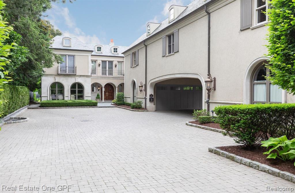 992 Lake Shore Road Grosse Pointe Shores, MI 48236 - Photo 8 of 59