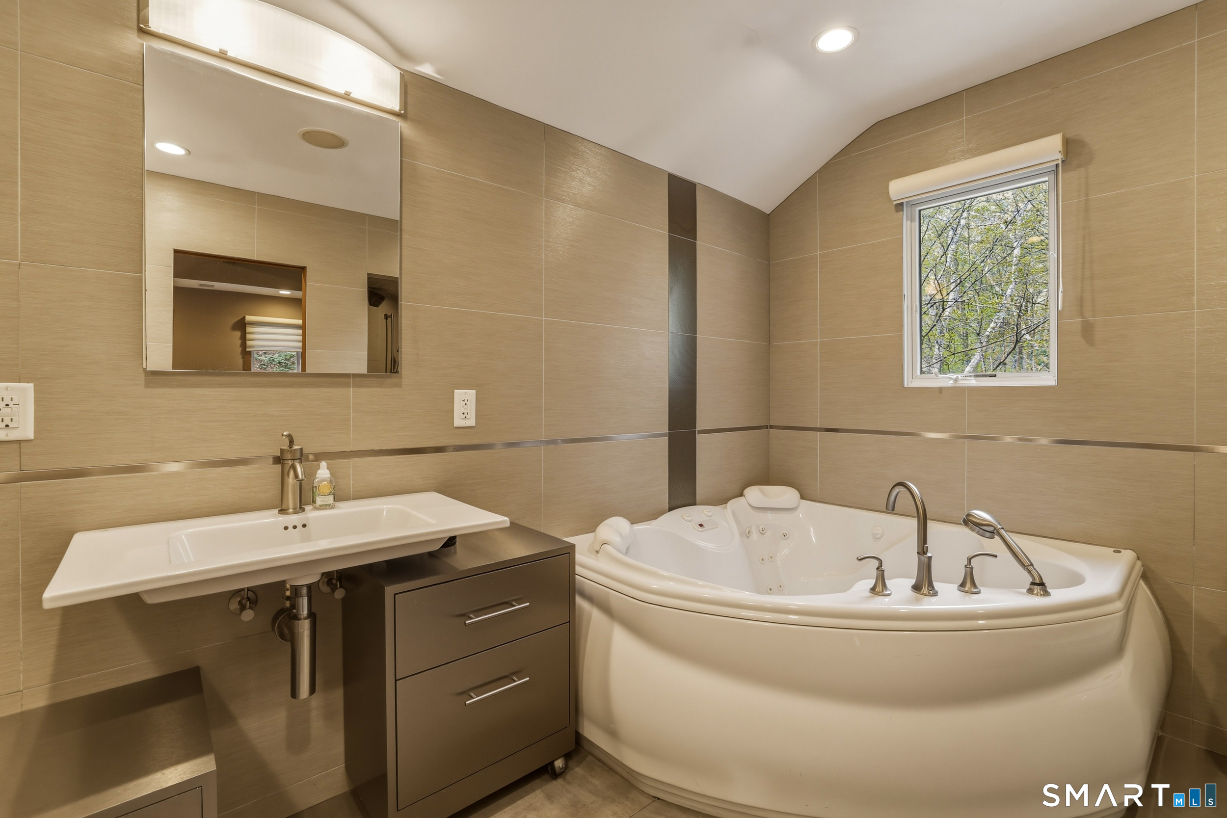 239 Wright Road Canton, CT 06019 - Photo 29 of 40 Gallery Image 29
