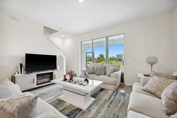 $2,750 | 8924 Milestone Drive, Sarasota, FL 34238