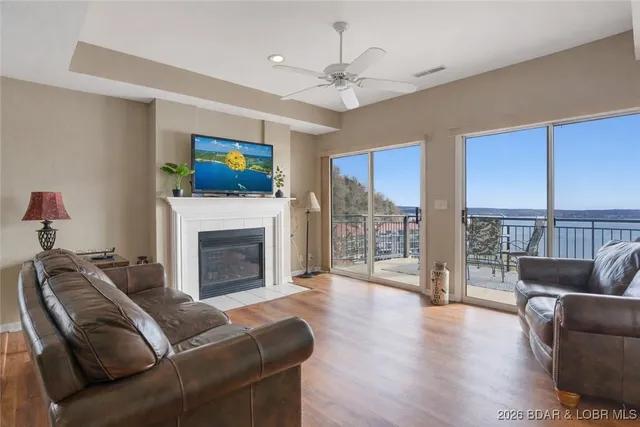 $359,900 | 86 Palisades Lakeview Drive, Unit 1A, Lake Ozark, MO 65049