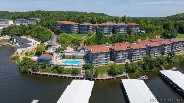 $359,900 | 86 Palisades Lakeview Drive, Unit 1A, Lake Ozark, MO 65049