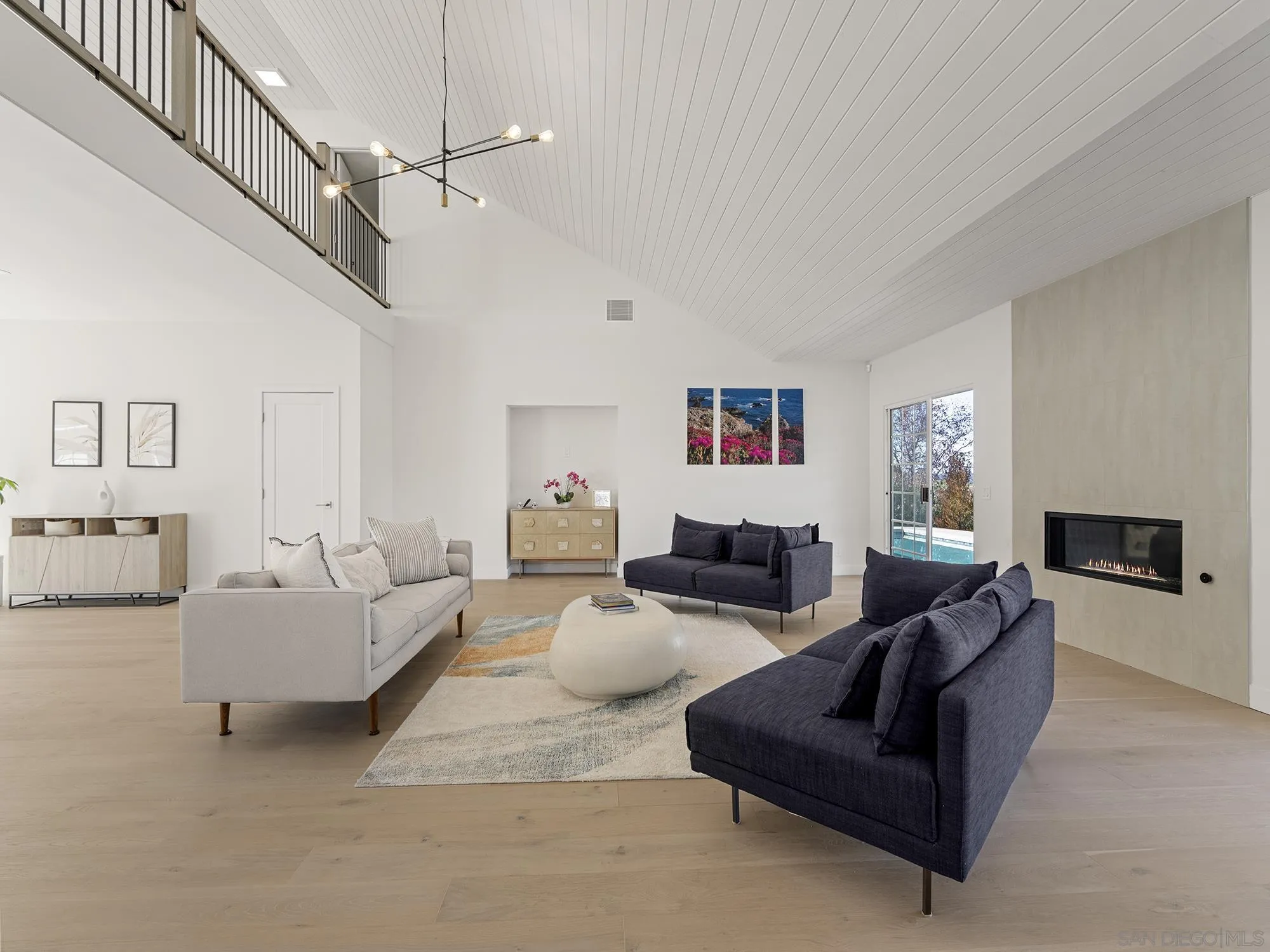 17515 Circa Oriente Rancho Santa Fe, CA 92067 - Photo 7 of 34 Living Room