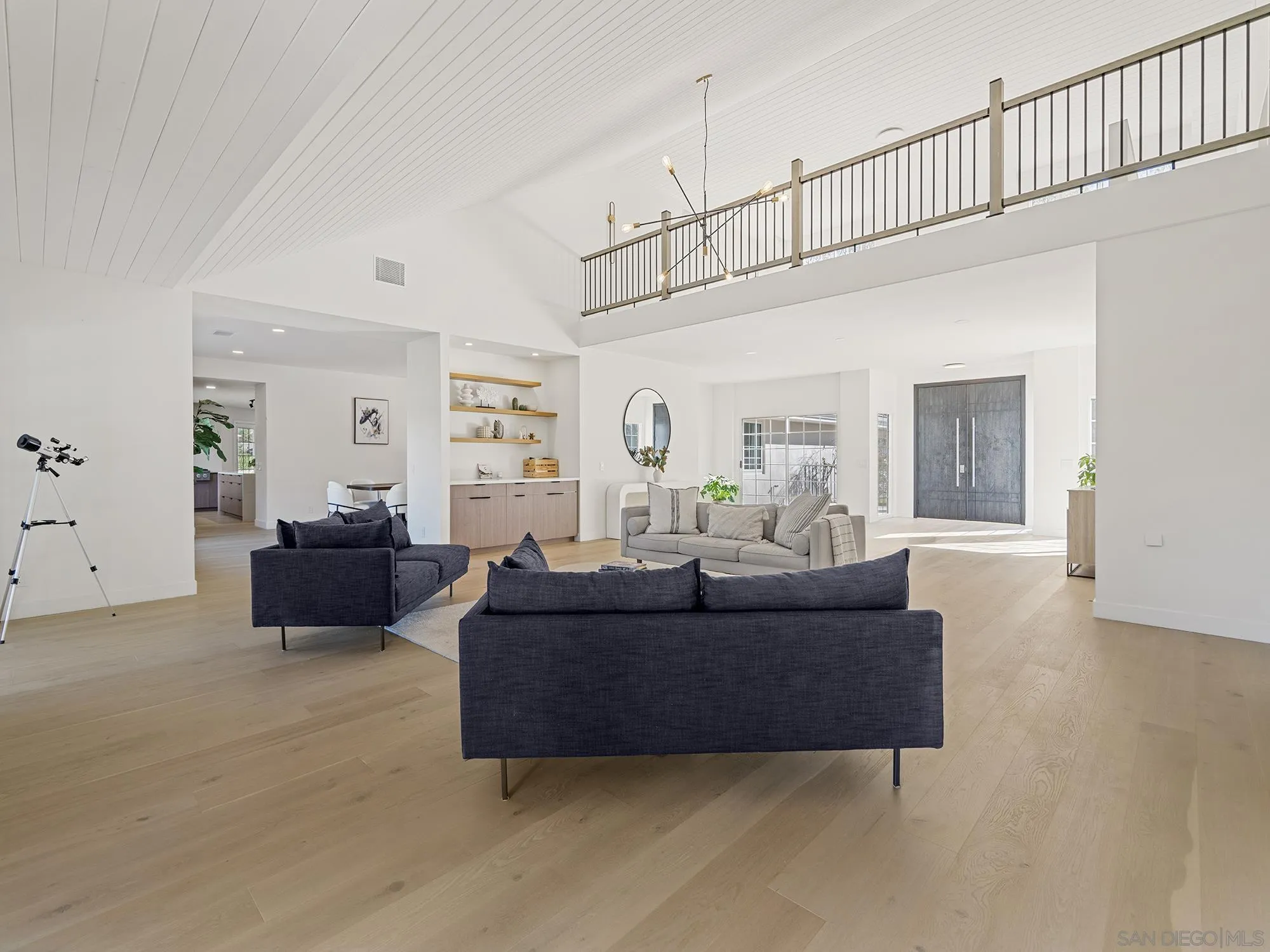 17515 Circa Oriente Rancho Santa Fe, CA 92067 - Photo 8 of 34 Living Room