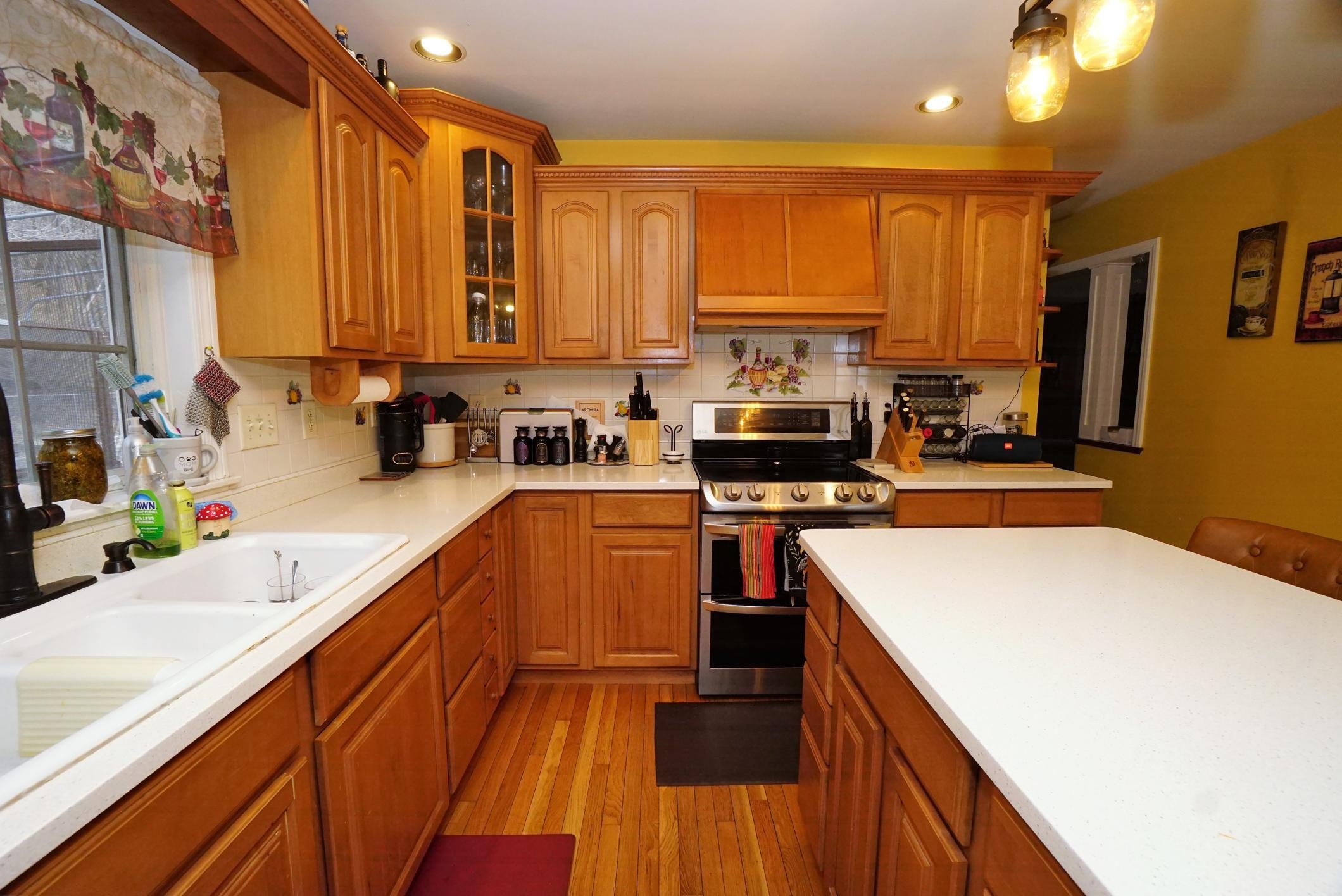 27 Maple Street Milford, NH 03055 - Photo 8 of 47 Gallery Image 8