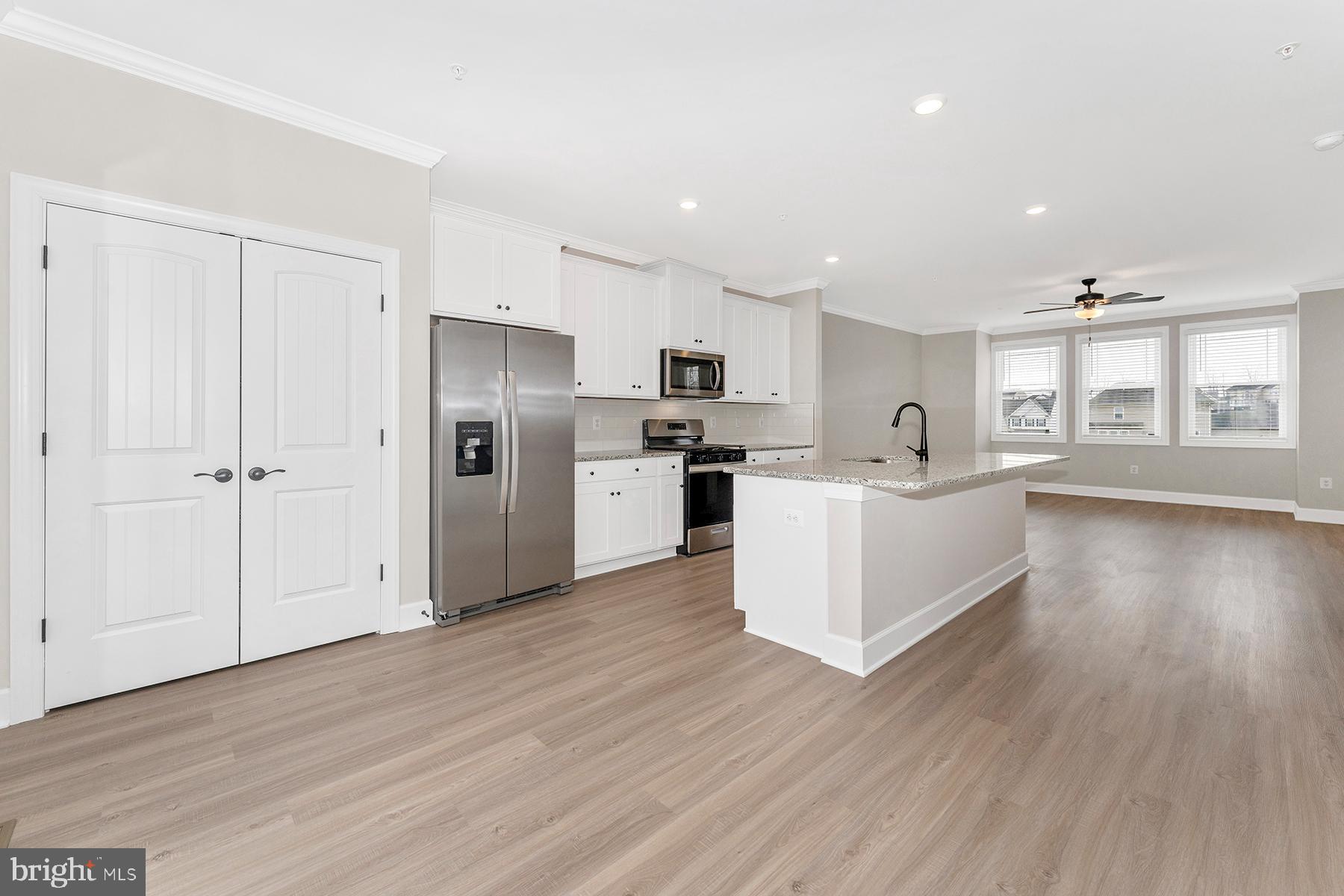 513 Iverson Road Waynesboro, PA 17268 - Photo 15 of 25 Kitchen & Dining Room