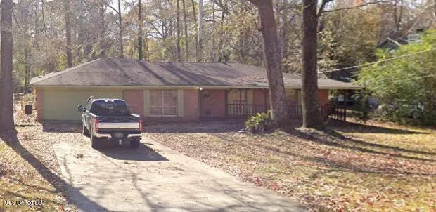 $160,000 | 865 Fairfax Circle, Jackson, MS 39211