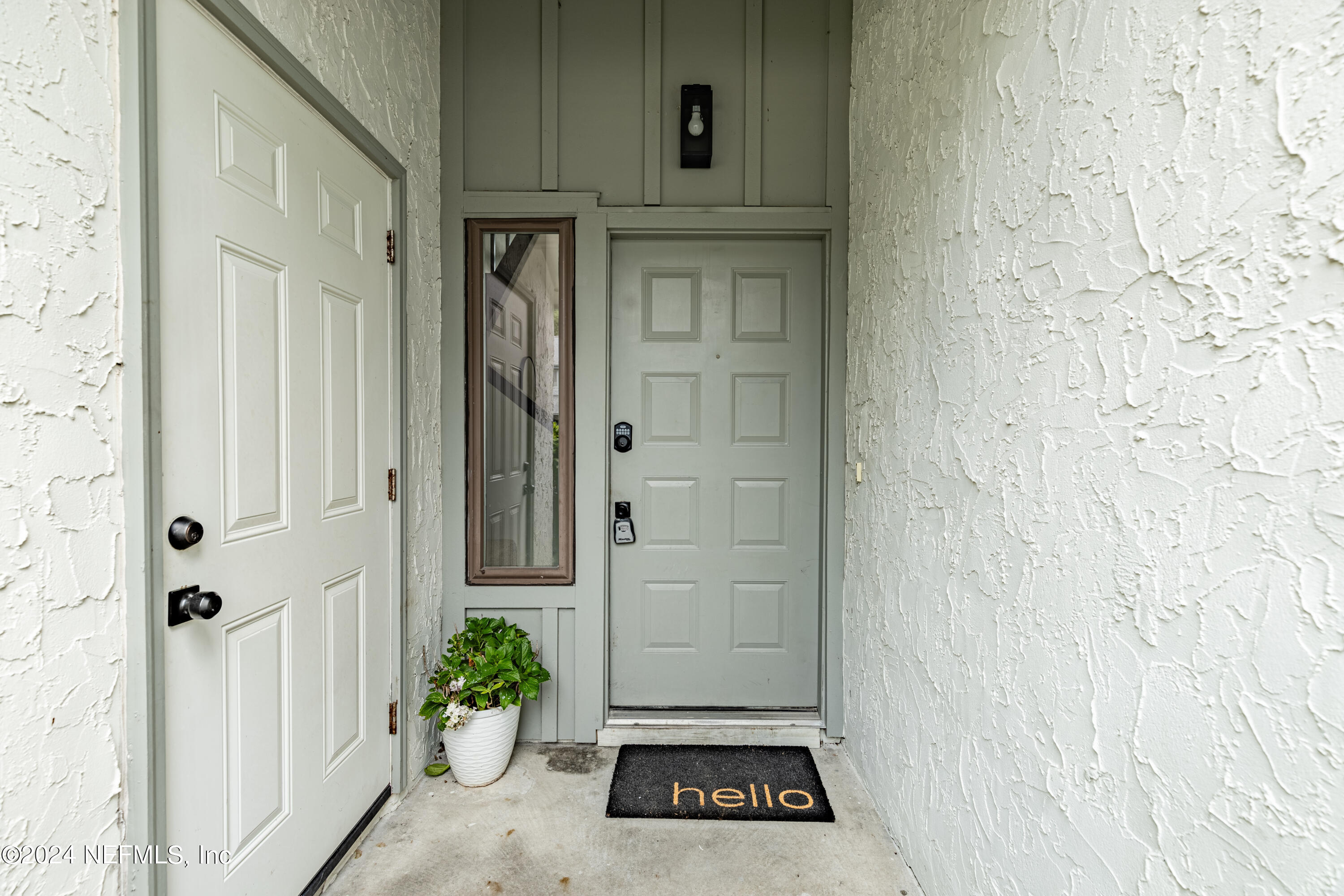 9360 Craven Road, Unit 504 Jacksonville, FL 32257 - Photo 2 of 28 a view of a entryway