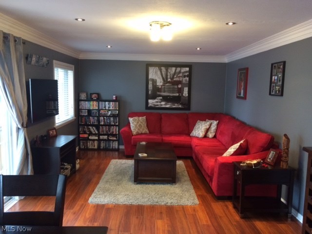 5496 Hauserman Road Cleveland, OH 44130 - Photo 4 of 35