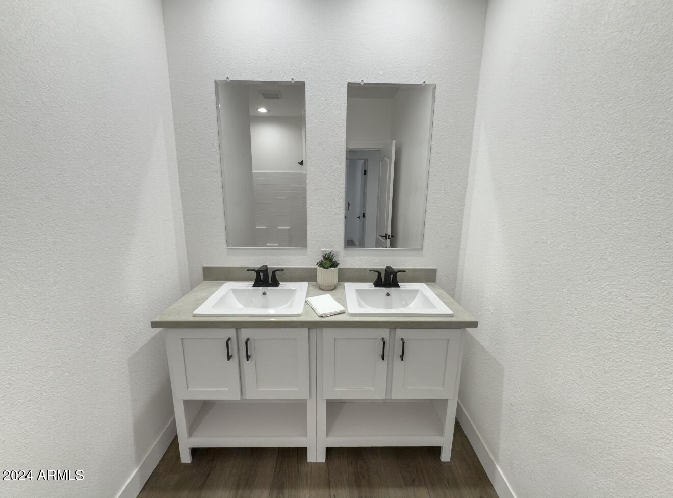 301 North Brower Road Maricopa, AZ 85139 - Photo 22 of 41 Hall Bath
