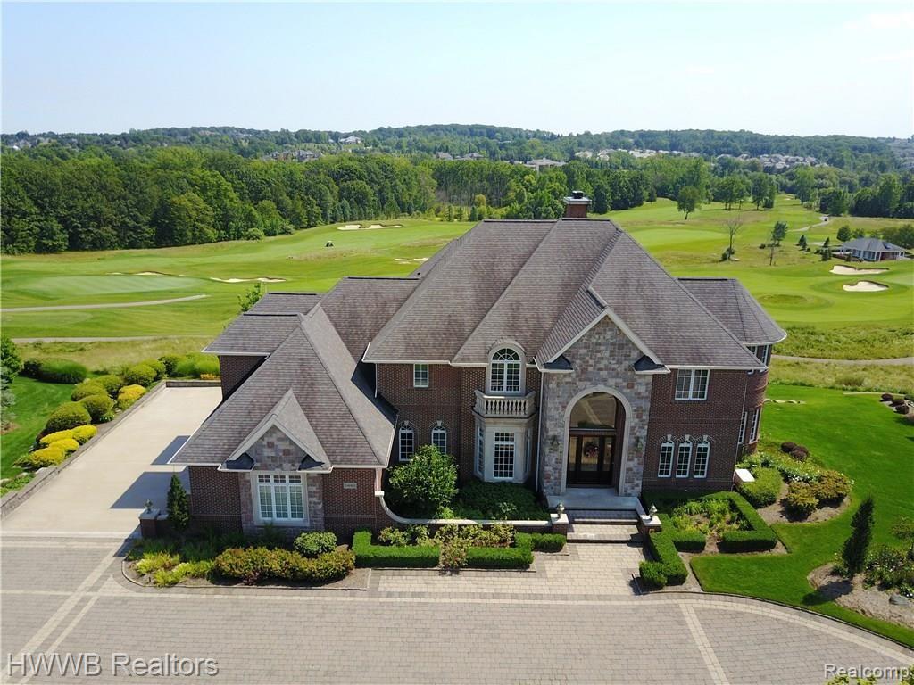 2693 Heights View Court Rochester, MI 48306 - Photo 1 of 95