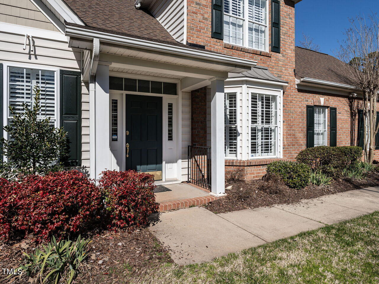 003-1280x960-front-porch