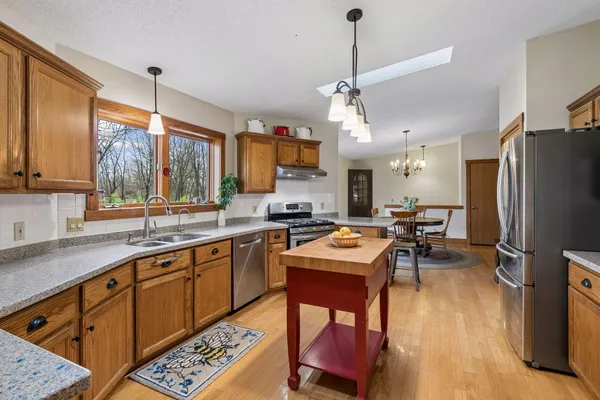 $759,900 | 32115 Canada Avenue, Northfield, MN 55057