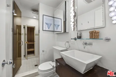 $3,750,000 | 3851 Beverly Ridge Drive, Sherman Oaks, CA 91423